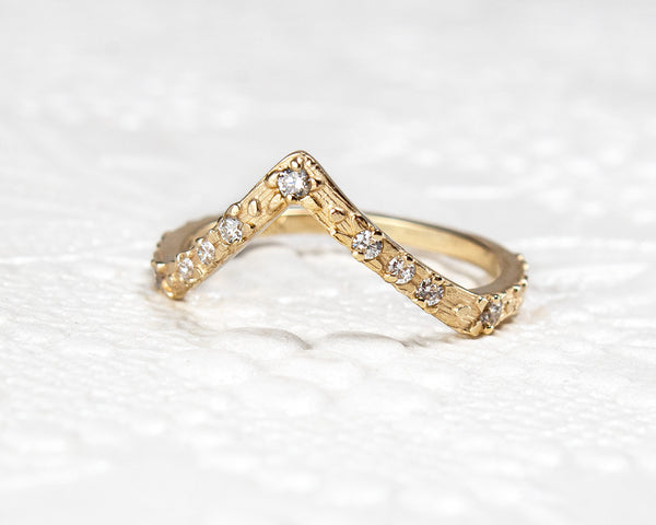 14k Yellow Gold + Diamond Ombre V-shaped Ring – Maker + Muse